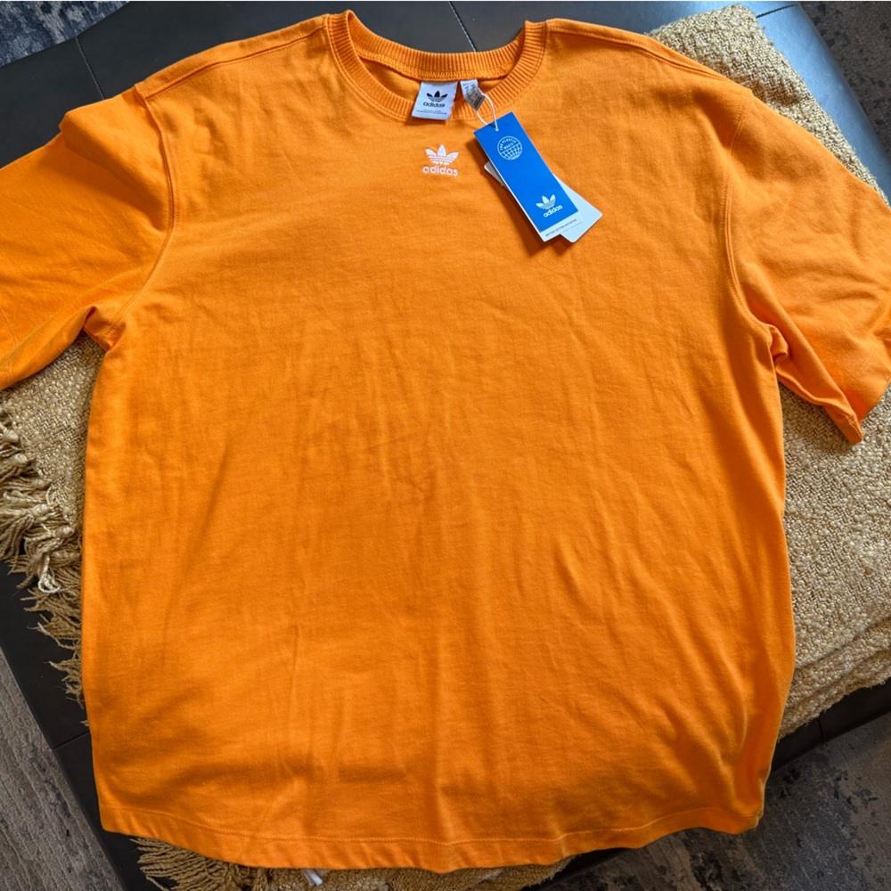 adidas Adicolor Essentials Tee NWT - image 1